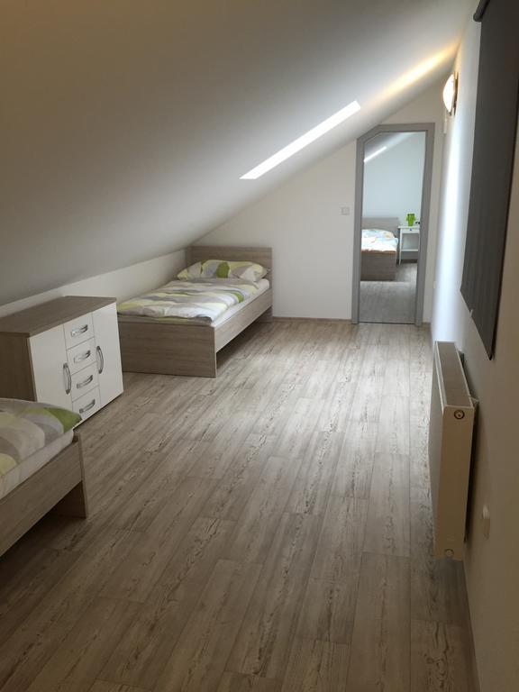 Apartment Lidicka Slavkov, 4 Person Sławków Zewnętrze zdjęcie
